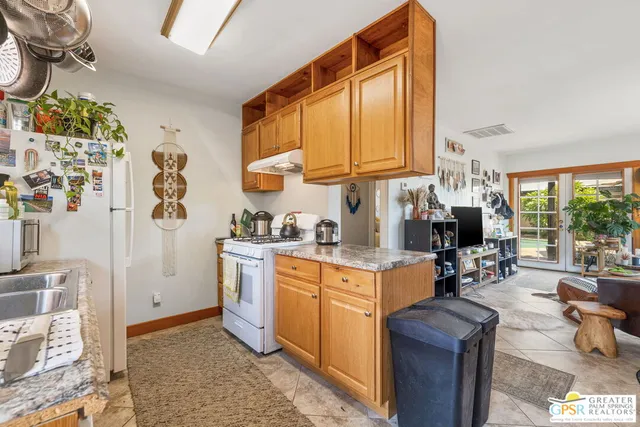 $1,400,000 | 587 South Calle Ajo, Palm Springs, CA 92264