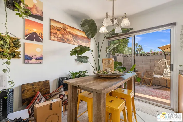 $1,400,000 | 587 South Calle Ajo, Palm Springs, CA 92264