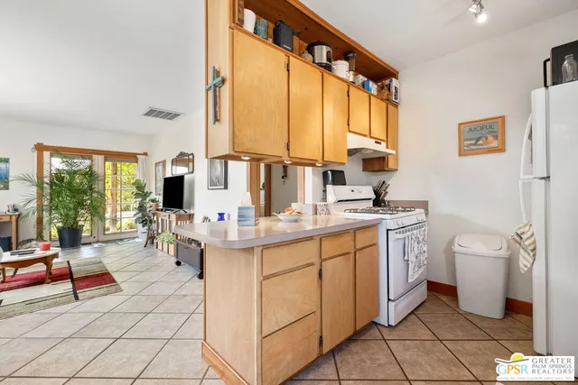 $1,400,000 | 587 South Calle Ajo, Palm Springs, CA 92264