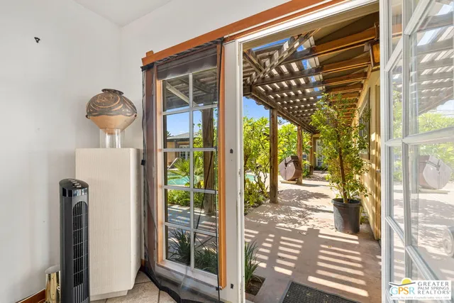 $1,400,000 | 587 South Calle Ajo, Palm Springs, CA 92264