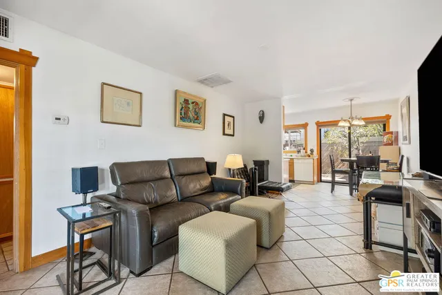 $1,400,000 | 587 South Calle Ajo, Palm Springs, CA 92264