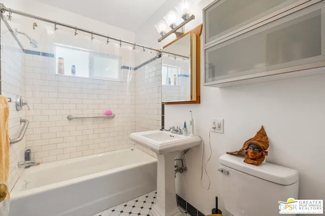 $1,400,000 | 587 South Calle Ajo, Palm Springs, CA 92264