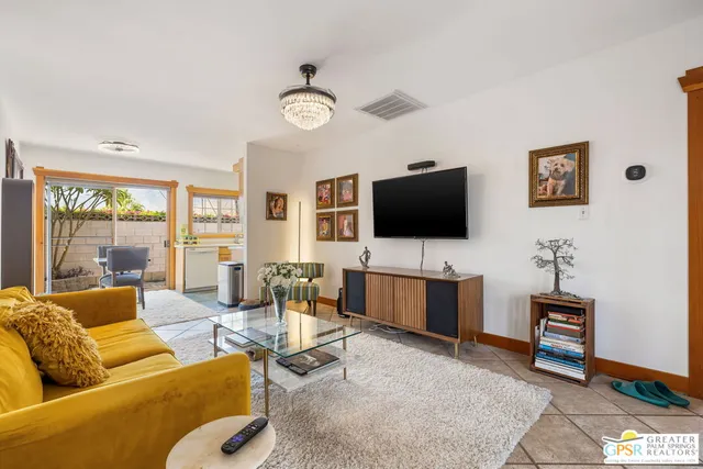 $1,400,000 | 587 South Calle Ajo, Palm Springs, CA 92264