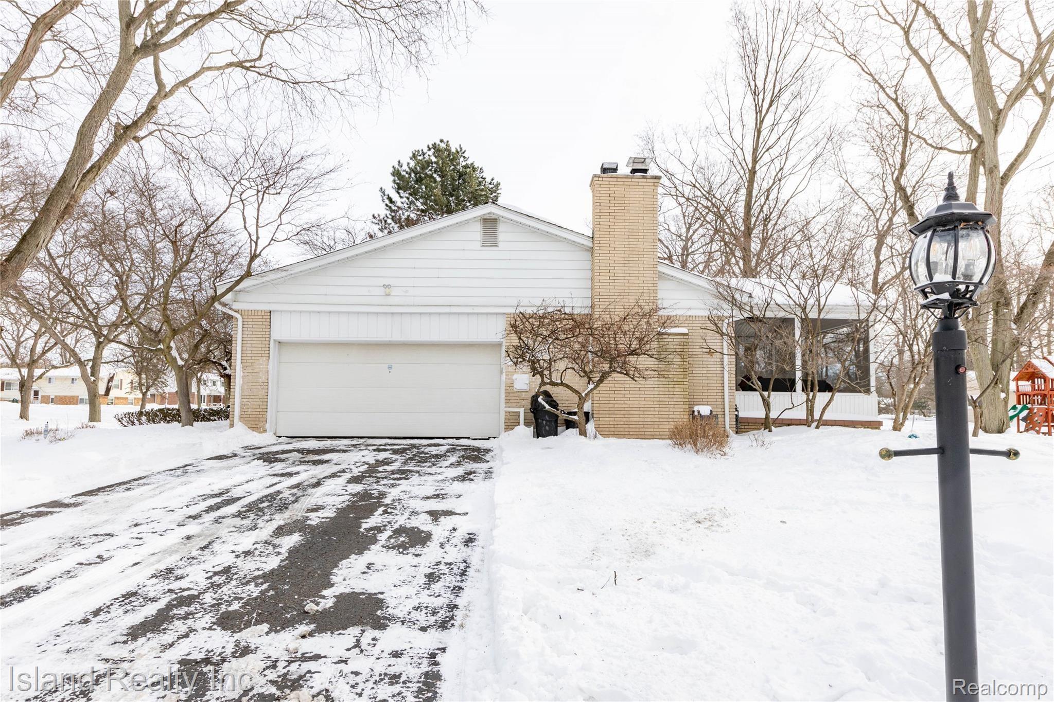 8495 Hampton Road Grosse Ile, MI 48138 - Photo 32 of 35 8495 Hampton Rd, Grosse Ile (31 of 34).jpg