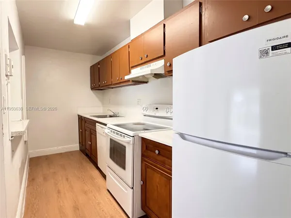 $2,000 | 4154 Northwest 79th Avenue, Unit 2B, Doral, FL 33166