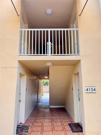 $2,000 | 4154 Northwest 79th Avenue, Unit 2B, Doral, FL 33166
