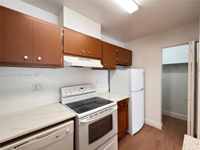 $2,000 | 4154 Northwest 79th Avenue, Unit 2B, Doral, FL 33166