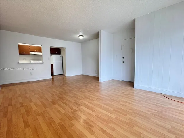 $2,000 | 4154 Northwest 79th Avenue, Unit 2B, Doral, FL 33166