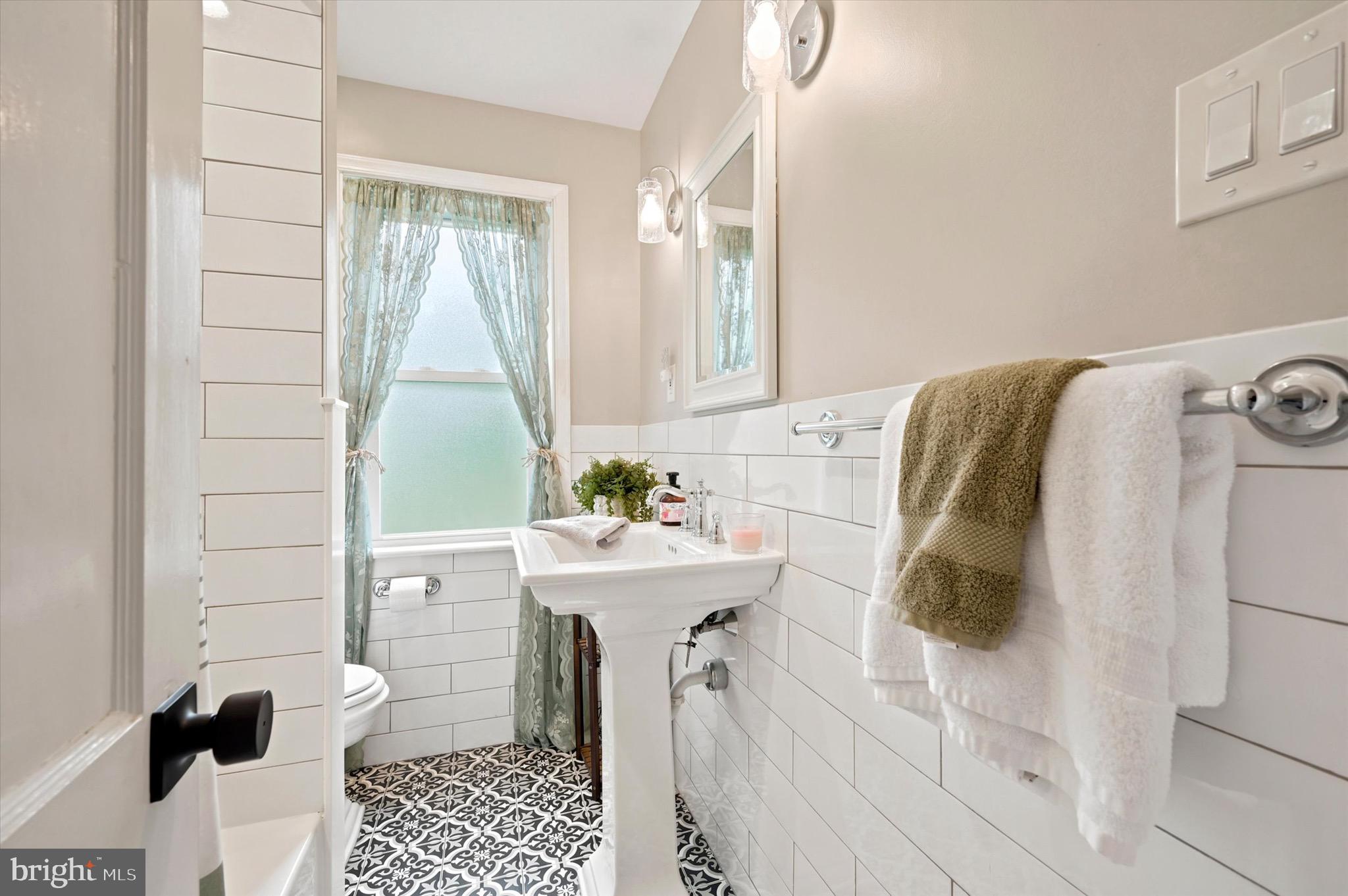 804 East Cathedral Road Philadelphia, PA 19128 - Photo 11 of 15 Gallery Image 11