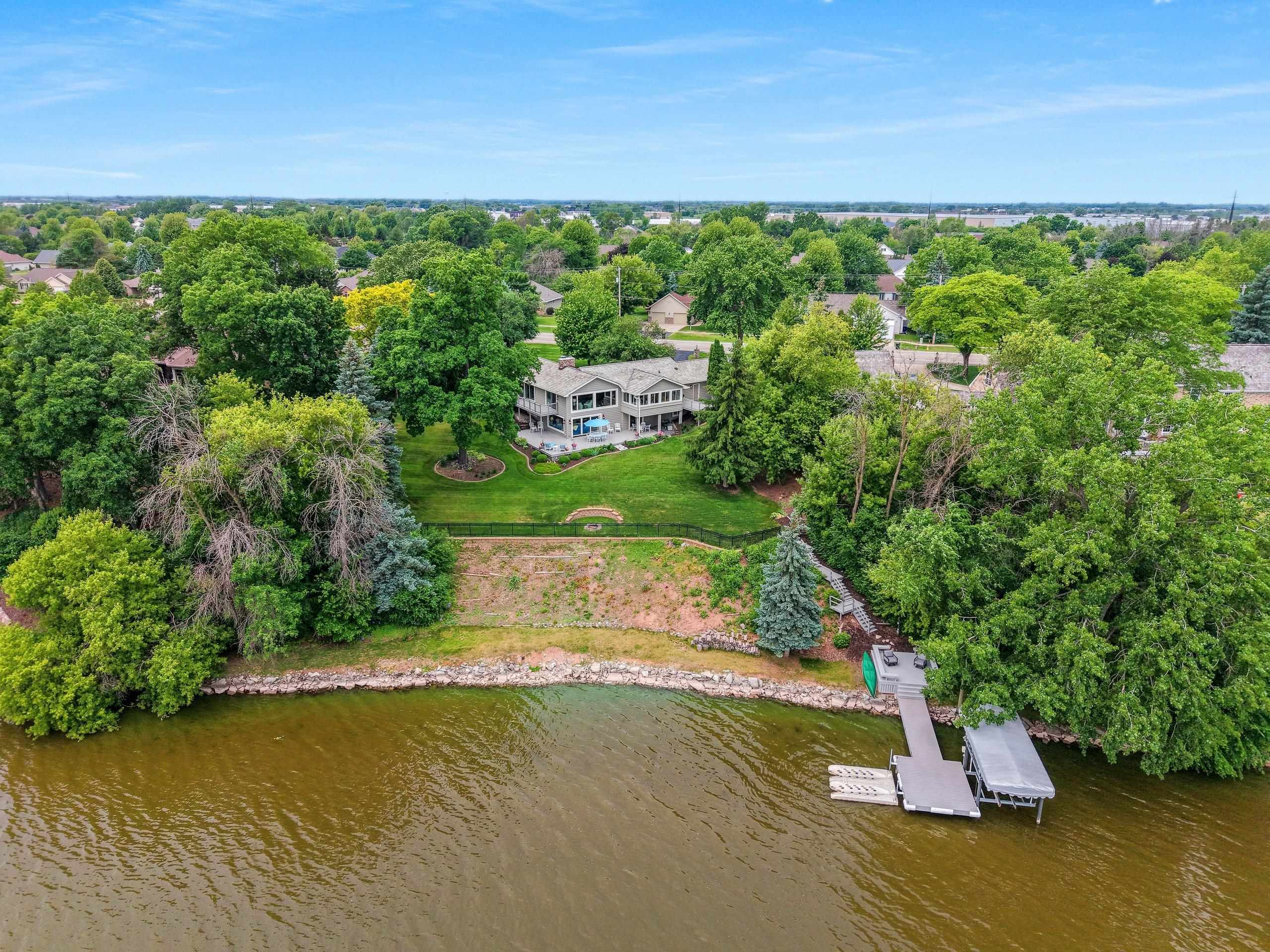 2281 Lost Dauphin Road De Pere, WI 54115 - Photo 2 of 55