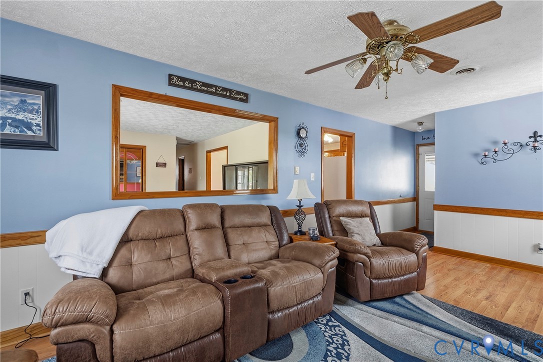 18024 Sandy Ford Road Petersburg, VA 23803 - Photo 15 of 66 a living room with furniture