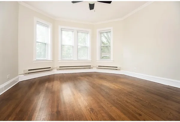 $2,845 | 3815 North Greenview Avenue, Unit 1W, Chicago, IL 60613