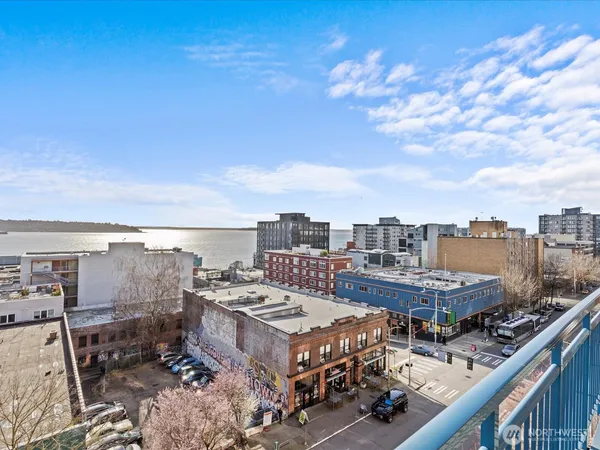 $424,950 | 2415 2nd Avenue, Unit 540, Seattle, WA 98121