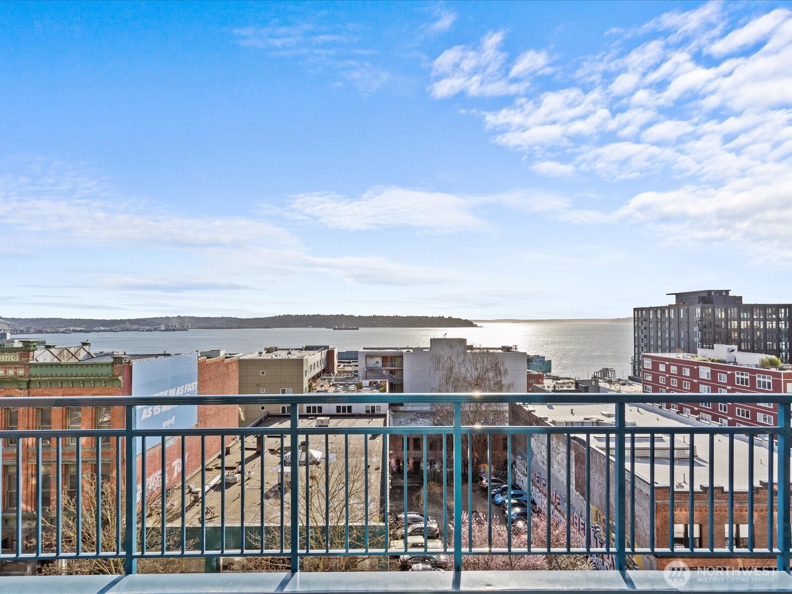 2415 2nd Avenue, Unit 540 Seattle, WA 98121 - Photo 28 of 29 a view of city from a roof deck