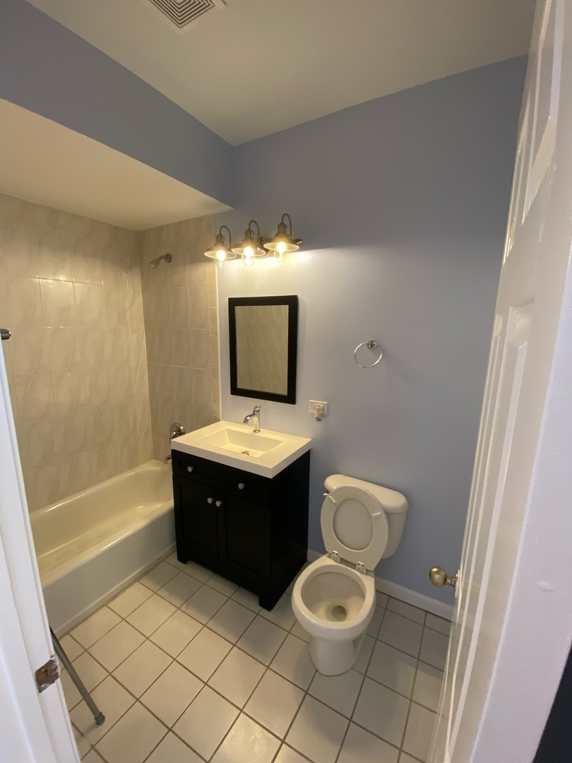 2249 West Monroe Street, Unit 3 Chicago, IL 60612 - Photo 17 of 23