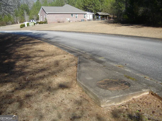 $9,500 | Lot 17 Cambridge Court, Lanett, AL 36863