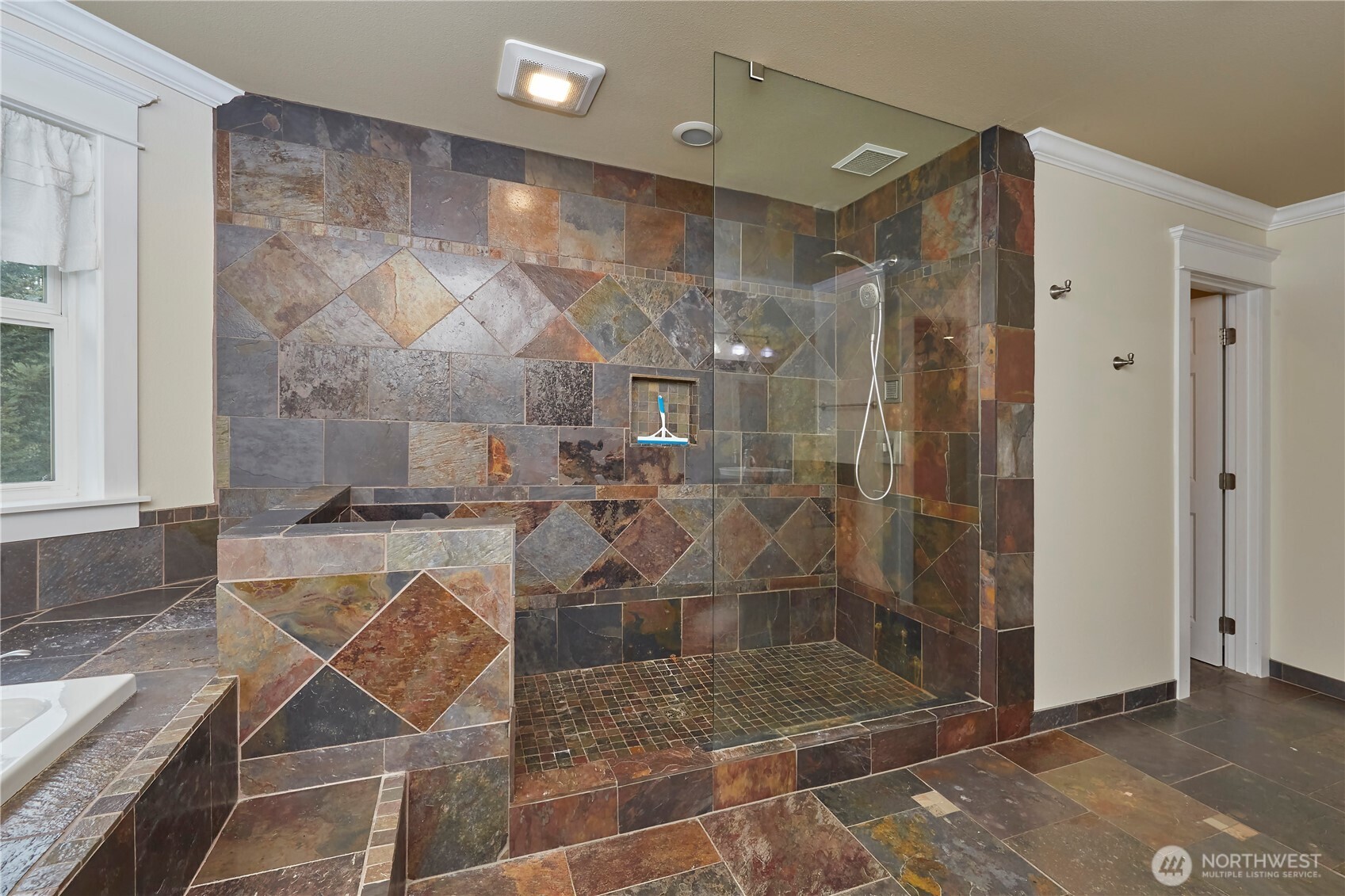 4909 Southwest Old Clifton Road Port Orchard, WA 98367 - Photo 29 of 40