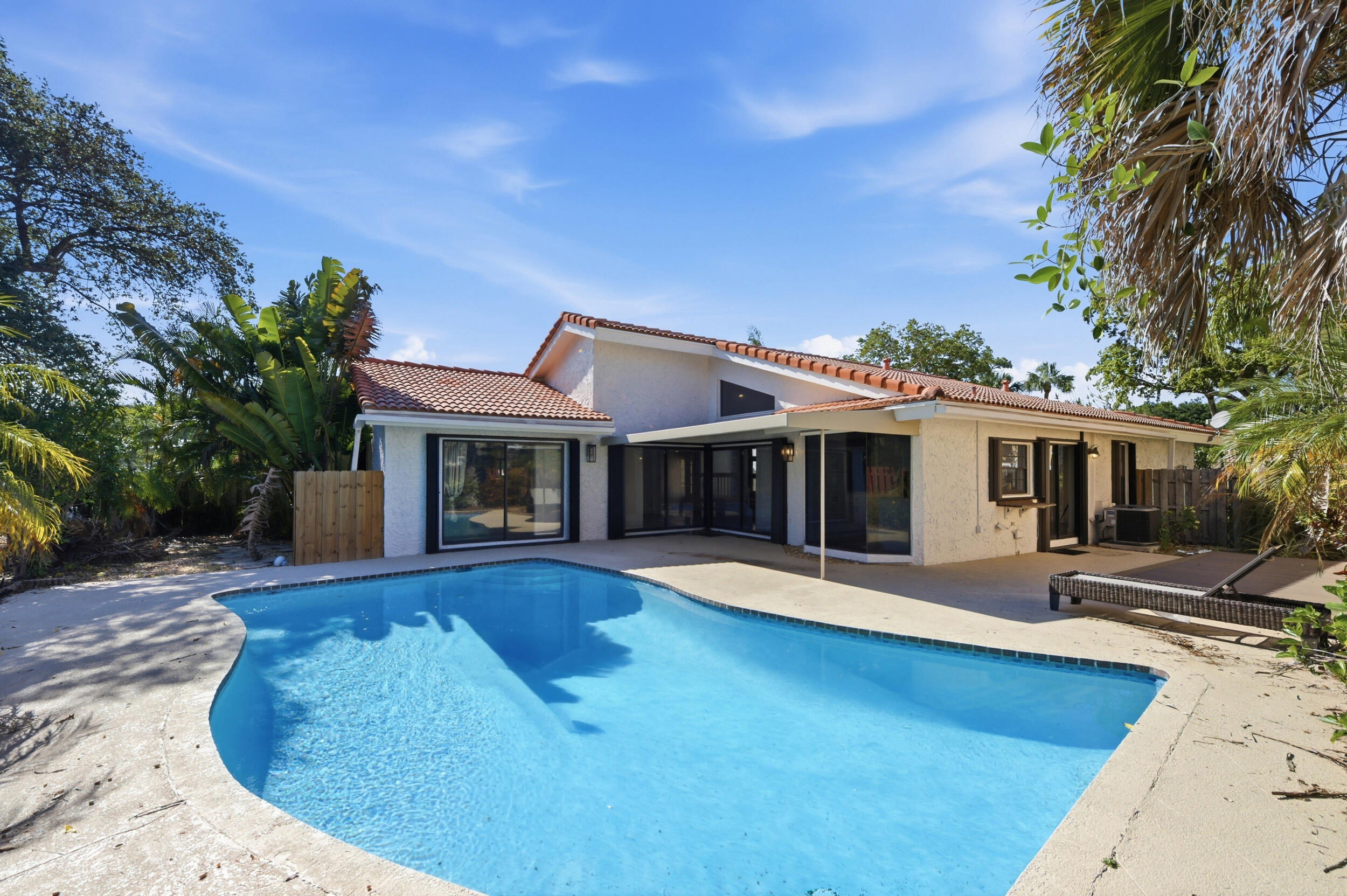 6488 Pond Apple Road Boca Raton, FL 33433 - Photo 23 of 28 pool