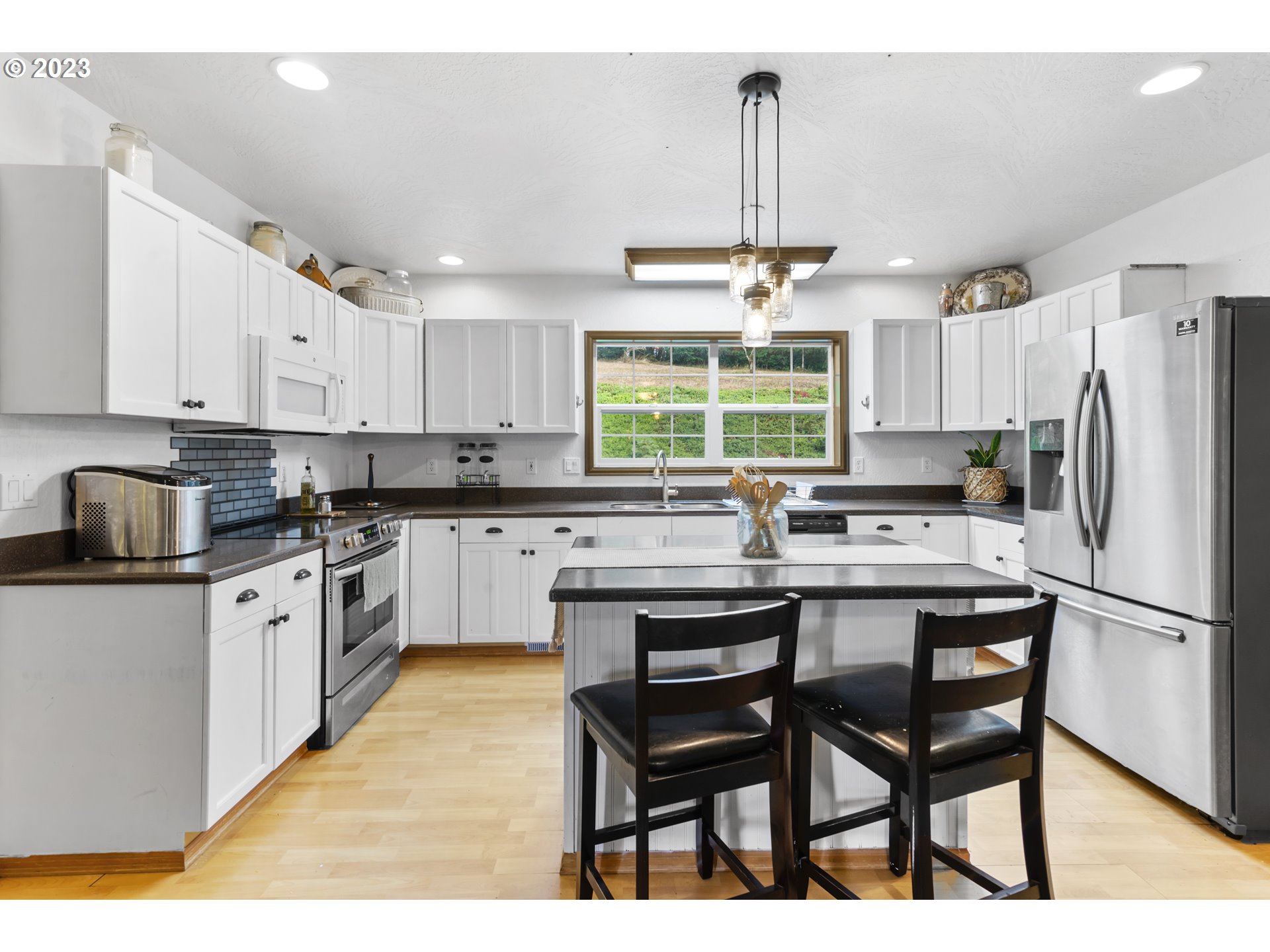 152 Broken Arrow Road Longview, WA 98632 - Photo 7 of 46 Kitchen
