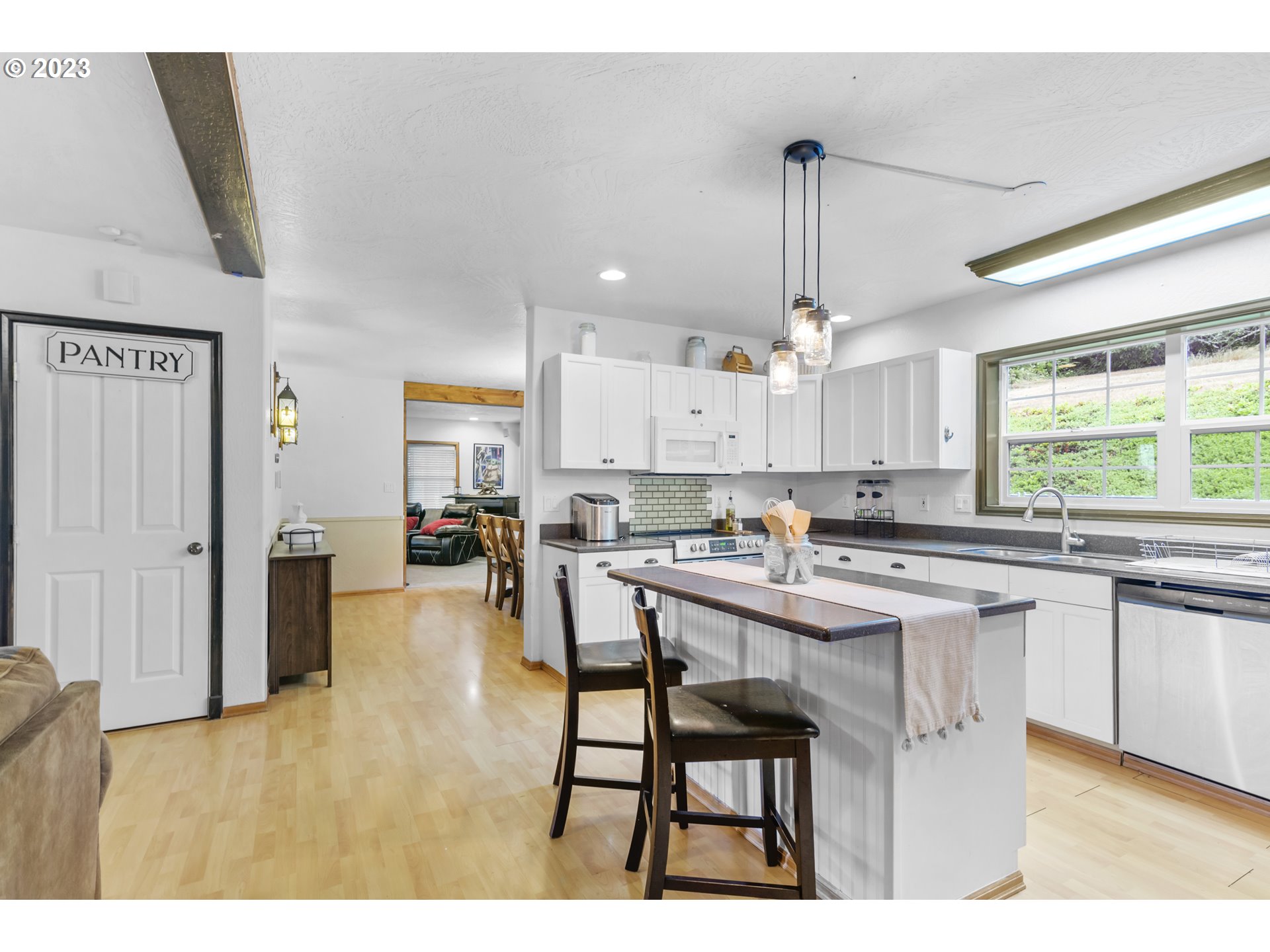 152 Broken Arrow Road Longview, WA 98632 - Photo 8 of 46 Kitchen