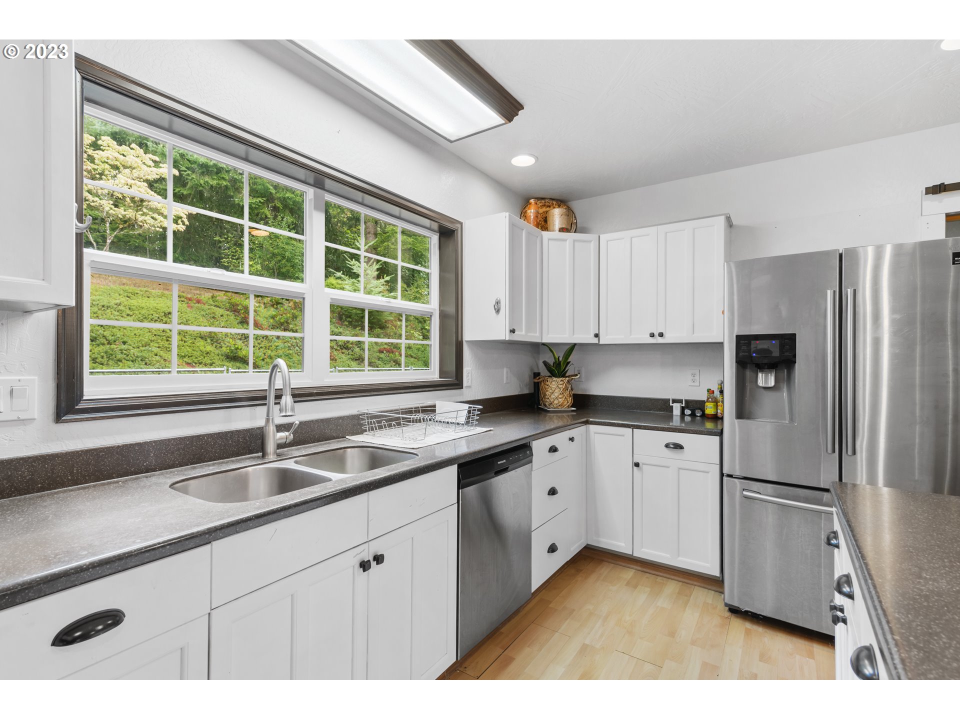 152 Broken Arrow Road Longview, WA 98632 - Photo 10 of 46 Kitchen