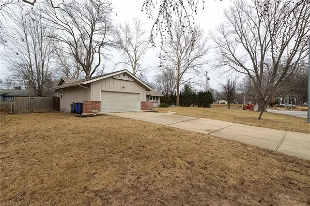 $389,000 | 14 West 109th Street, Kansas City, MO 64114