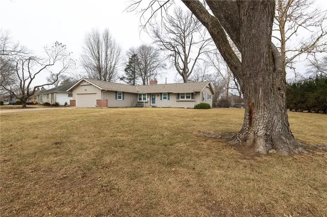 $389,000 | 14 West 109th Street, Kansas City, MO 64114