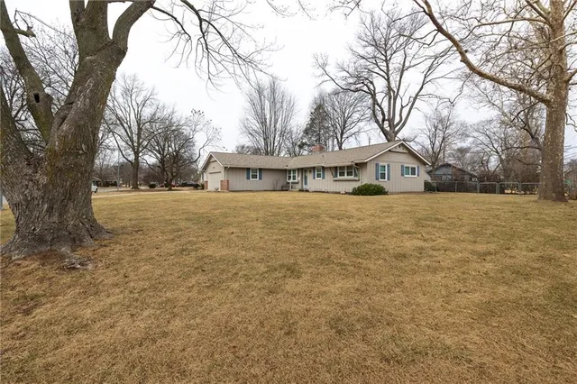 $389,000 | 14 West 109th Street, Kansas City, MO 64114