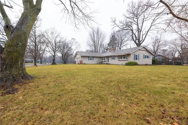 $400,000 | 14 West 109th Street, Kansas City, MO 64114