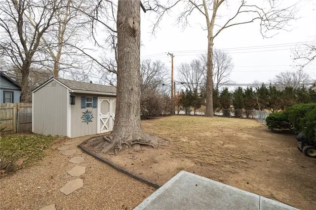 $389,000 | 14 West 109th Street, Kansas City, MO 64114