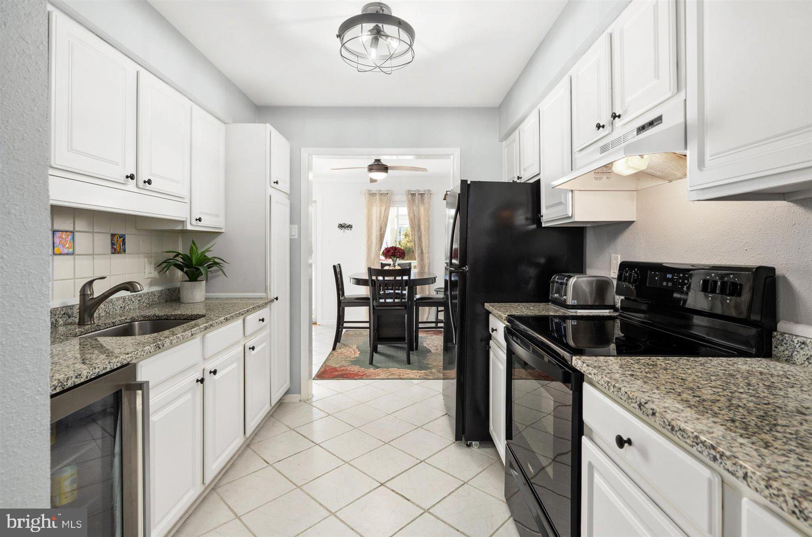 714 Mooring Road, Unit C105 Ocean City, MD 21842 - Photo 17 of 36 Kitchen with granite countertops