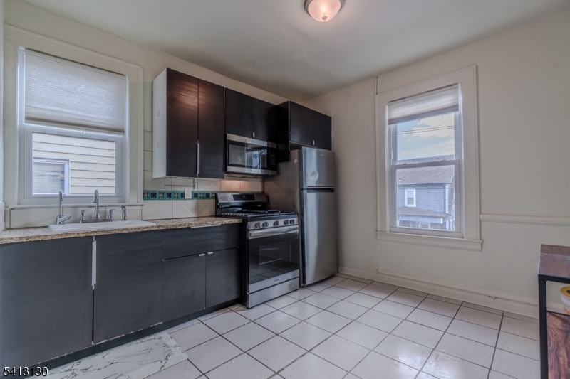 172 Goldsmith Avenue Newark, NJ 07112 - Photo 11 of 14