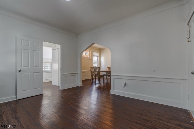 172 Goldsmith Avenue Newark, NJ 07112 - Photo 2 of 14