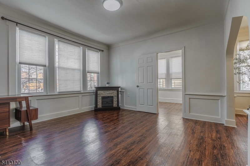 172 Goldsmith Avenue Newark, NJ 07112 - Photo 4 of 14