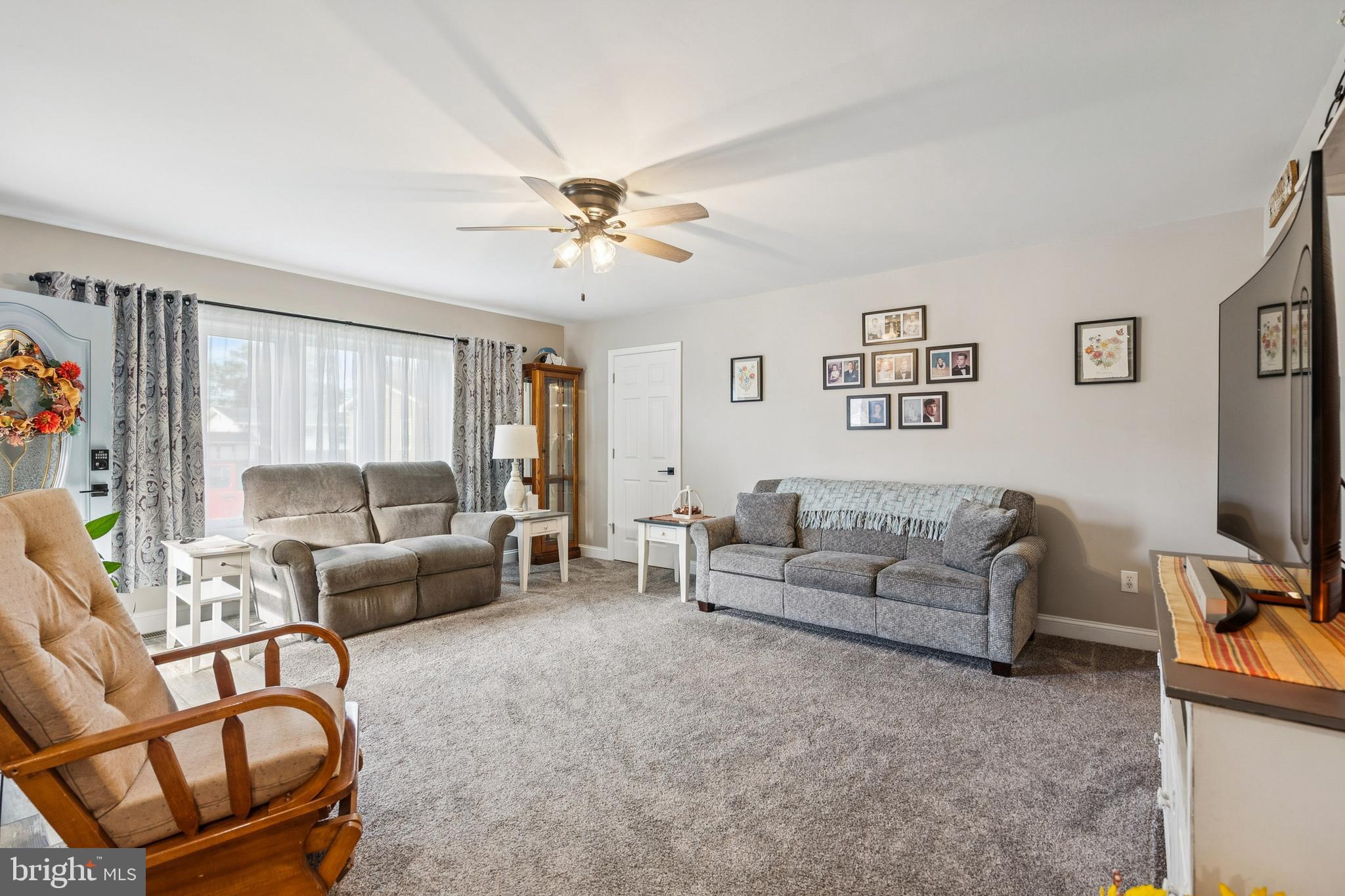 327 Lafayette Road Carneys Point, NJ 08069 - Photo 6 of 27