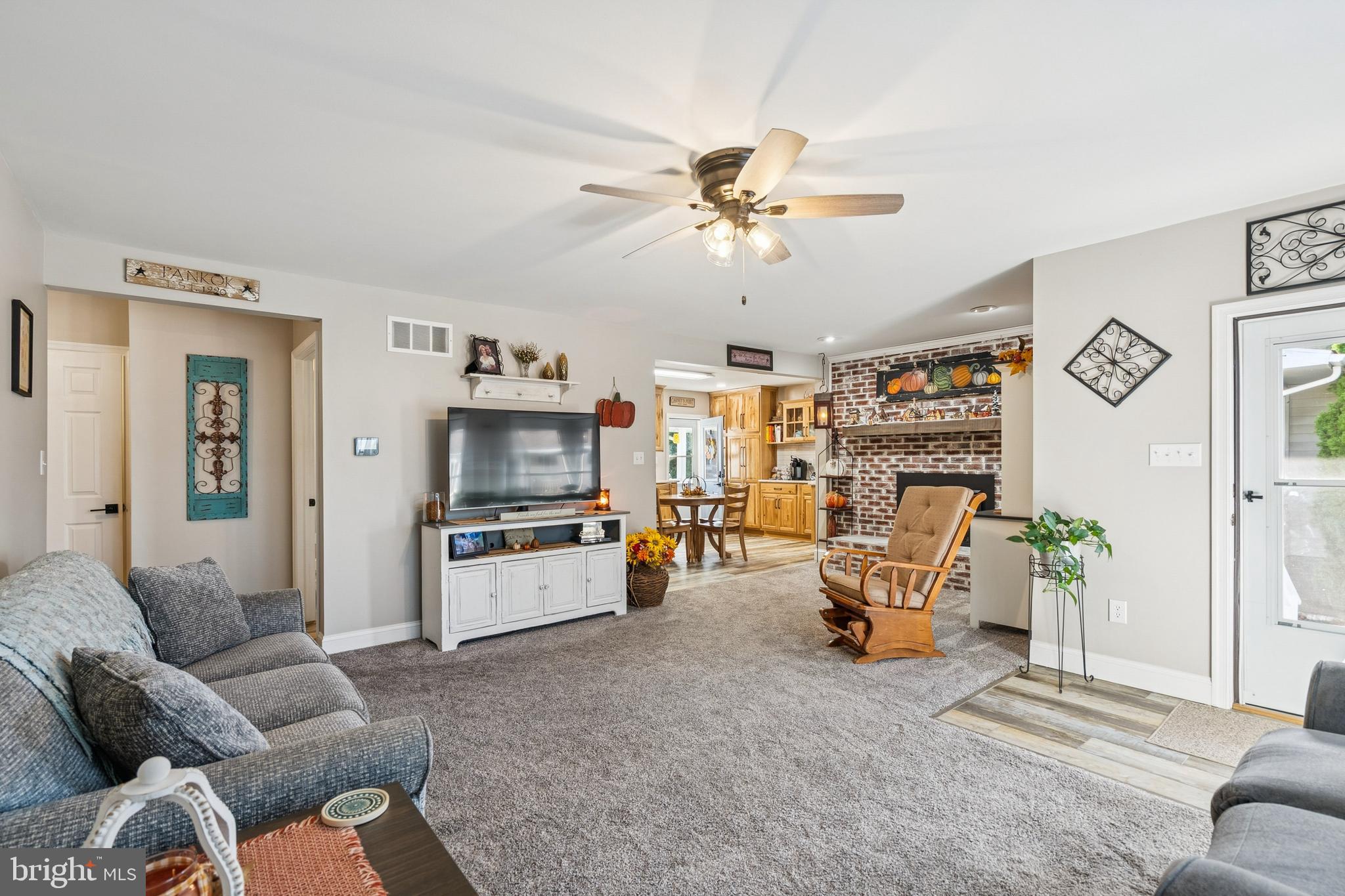 327 Lafayette Road Carneys Point, NJ 08069 - Photo 8 of 27