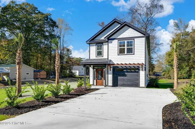 $339,900 | 132-134 Currie Street, Wallace, NC 28466