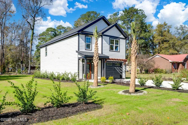 $339,900 | 132-134 Currie Street, Wallace, NC 28466