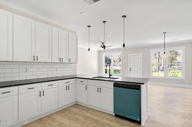 $339,900 | 132-134 Currie Street, Wallace, NC 28466