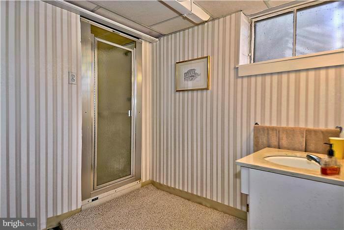 10010 Portland Place Silver Spring, MD 20901 - Photo 20 of 23 Bath
