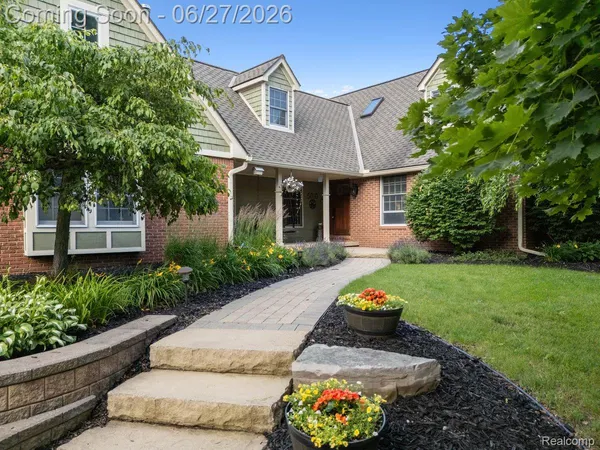 $588,000 | 5010 Mallards Landing, Highland, MI 48357