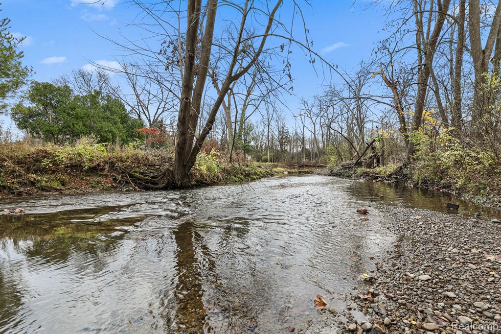 21501 West 13 Mile Road Beverly Hills, MI 48025 - Photo 41 of 44