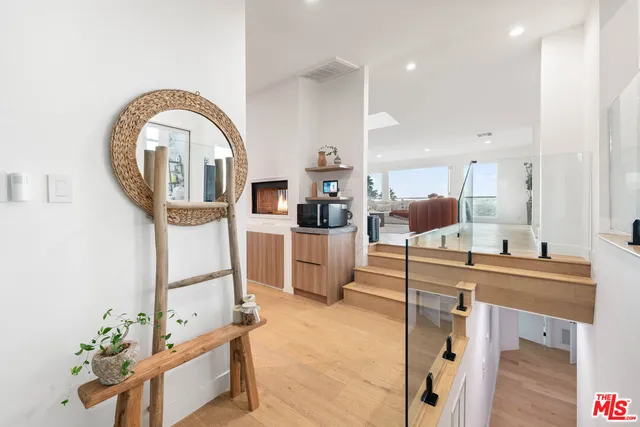 $12,950 | 3541 Multiview Drive, Los Angeles, CA 90068