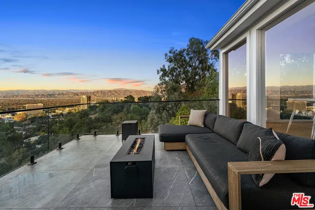 $12,950 | 3541 Multiview Drive, Los Angeles, CA 90068