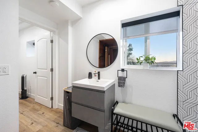 $12,950 | 3541 Multiview Drive, Los Angeles, CA 90068