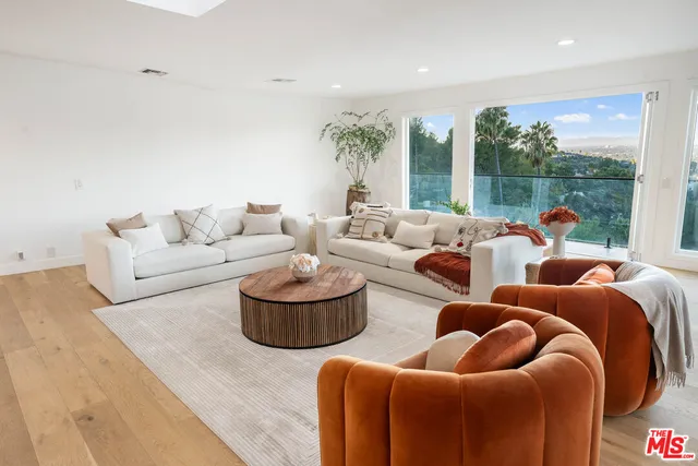 $12,950 | 3541 Multiview Drive, Los Angeles, CA 90068