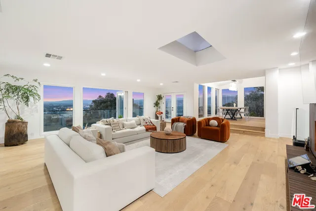 $12,950 | 3541 Multiview Drive, Los Angeles, CA 90068