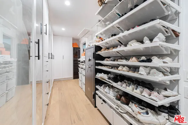 $12,950 | 3541 Multiview Drive, Los Angeles, CA 90068