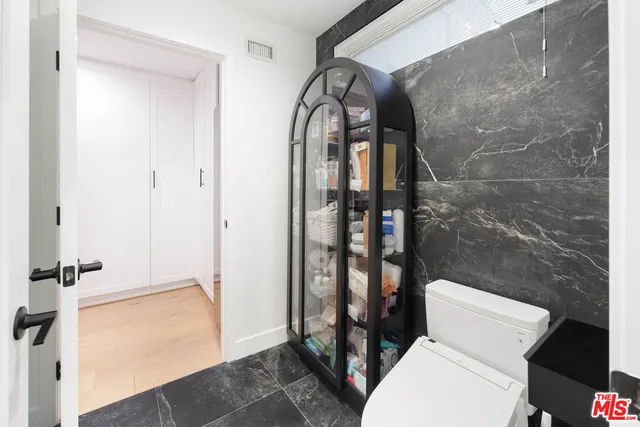 $12,950 | 3541 Multiview Drive, Los Angeles, CA 90068