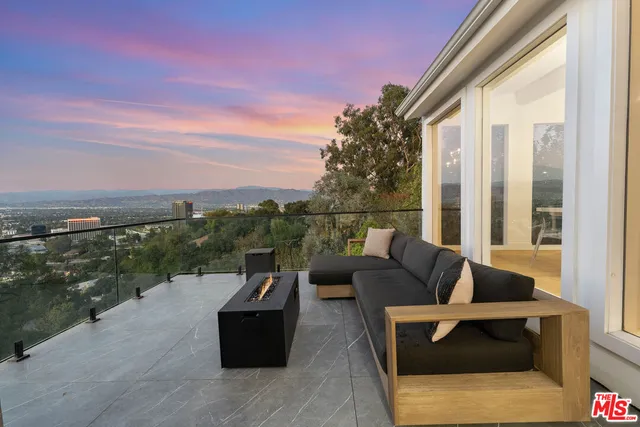 $12,950 | 3541 Multiview Drive, Los Angeles, CA 90068